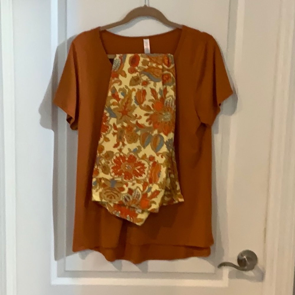 Lularoe Tall & Curvy Legging and Large Perfect T